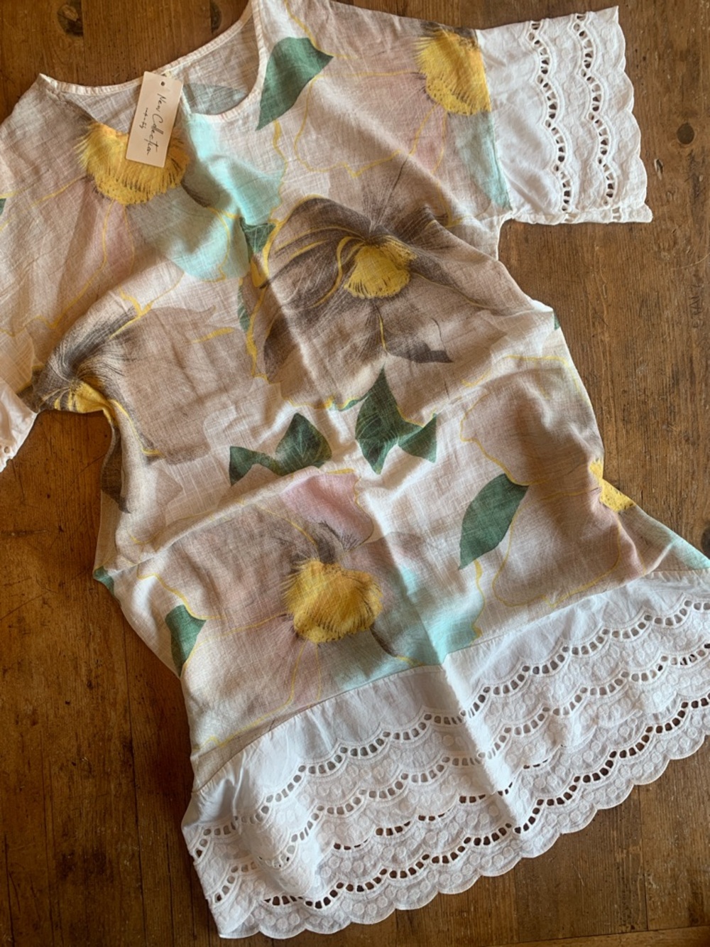 Womens Floral Dress with Eyelet Detailed - Unbranded